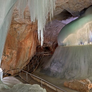 Ein ganz besonderer Ausflug ist die Besichtigung der Eisriesenwelt © Eisriesenwelt