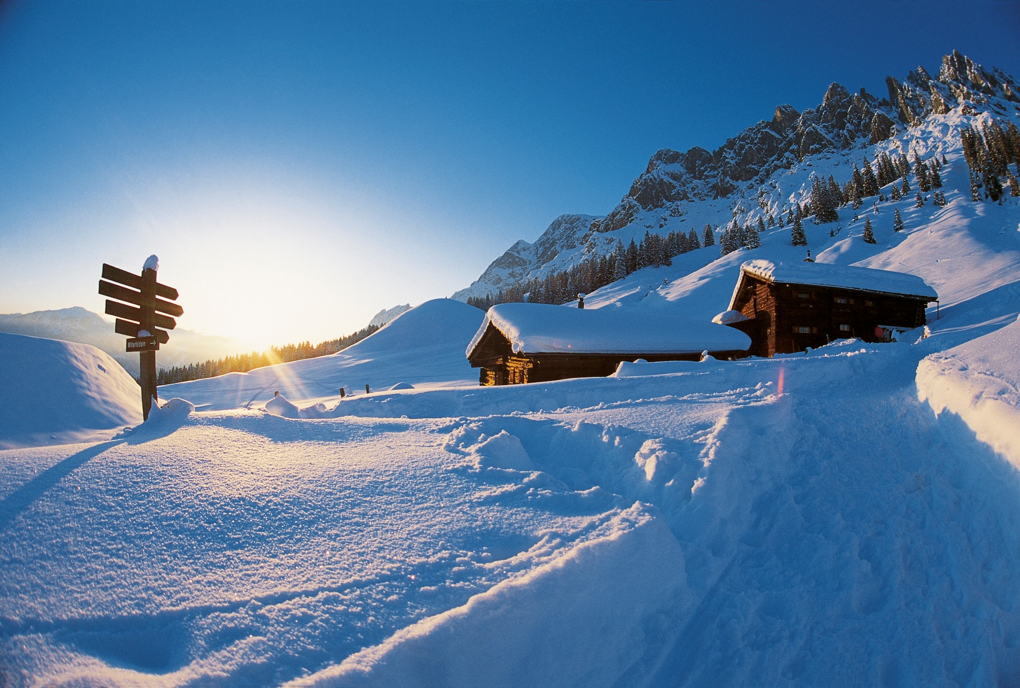 Warm eingepackt durch die wunderschöne Landschaft stapfen, lässt das Herz höher schlagen
