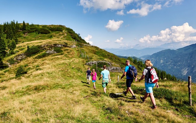 Genieße unvergessliche Wanderungen mit der Familie in den Kleinarler Bergen© Wagrain-Kleinarl Tourismus