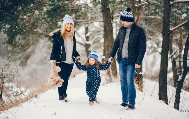 Family in the woods © prostooleh