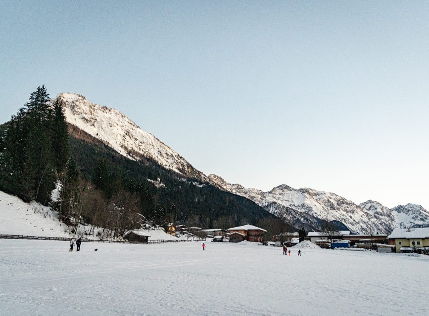 Winterlandschaft in Kleinarl mit verschneiten Bergen © Wagrain-Kleinarl Tourismus/Amanda Schmidt